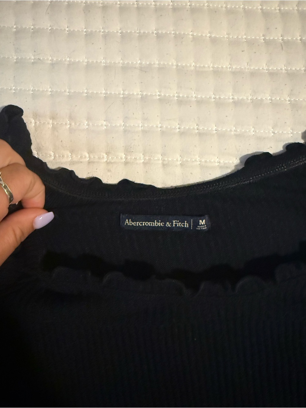 Black Ribbed Off-Shoulder Crop Top - Picture 4 of 4